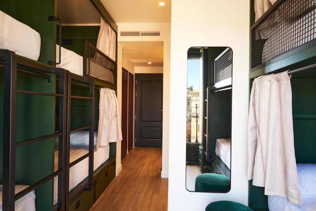 Hostal Latroupe Prado Madrid