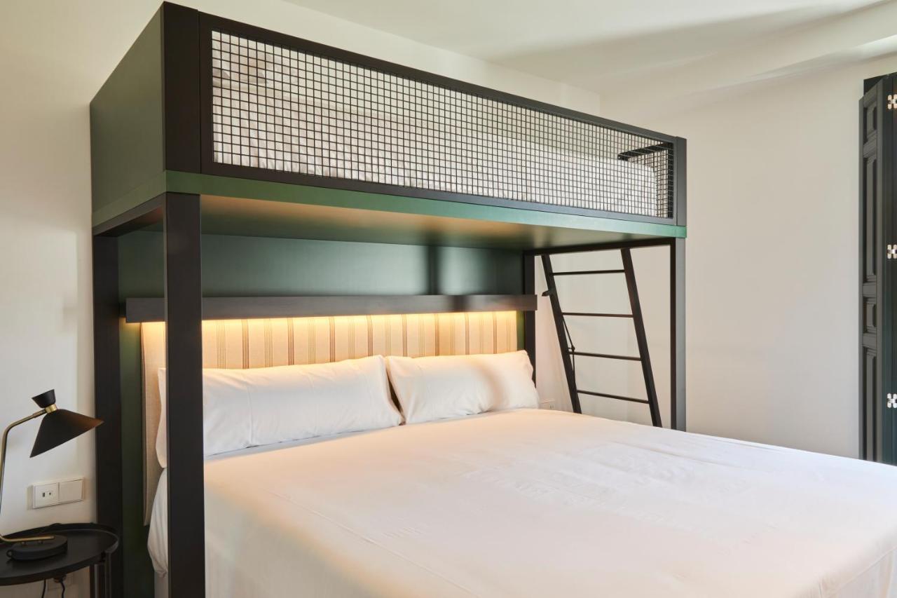 Hostal Latroupe Prado *