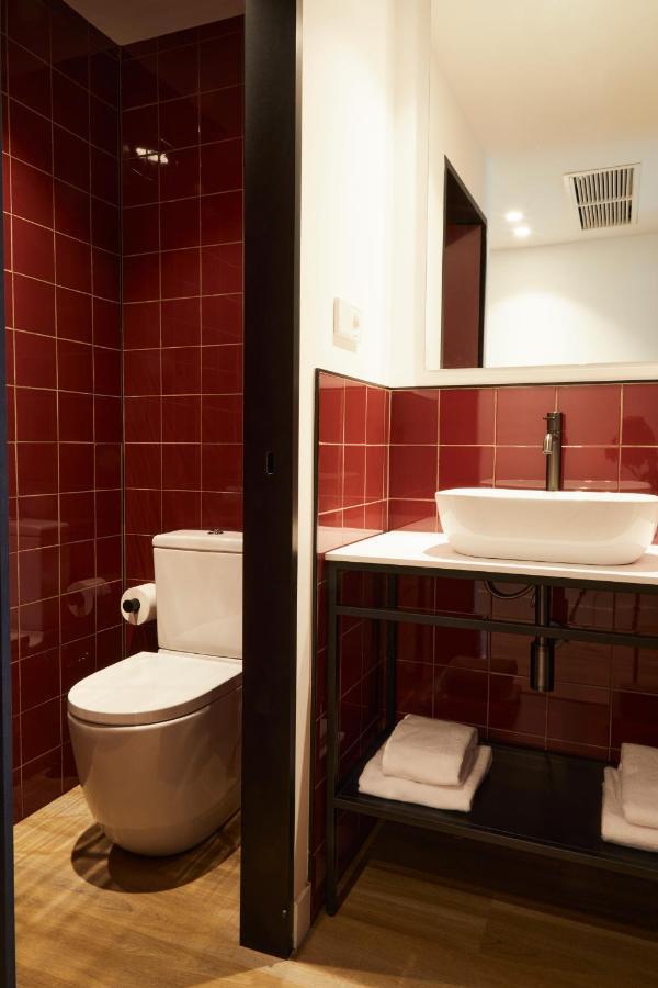 Latroupe Prado Hostal *