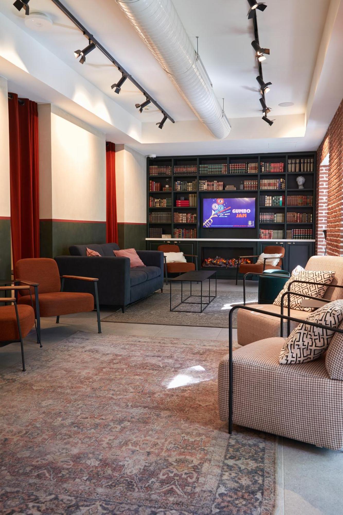 Hostal Latroupe Prado Madrid